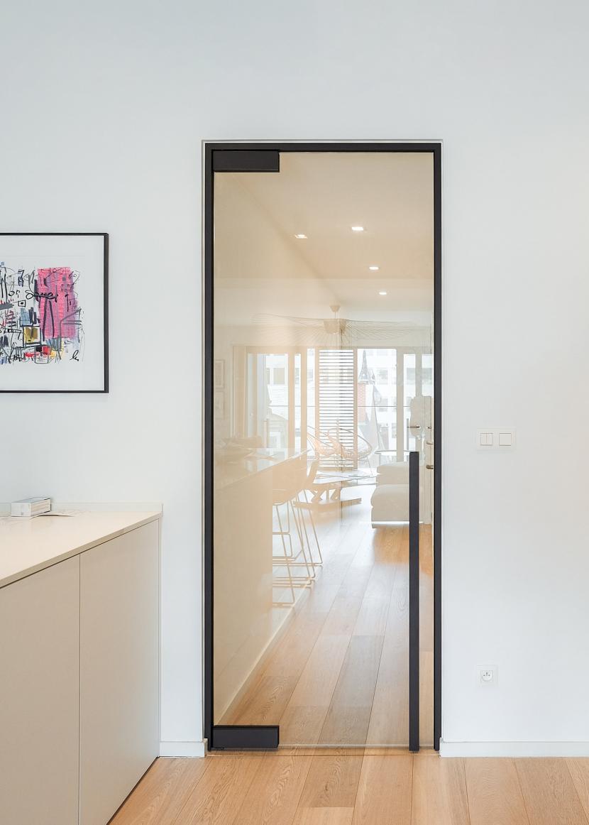 buis rollen hypothese Glazen deuren zonder vloerinbouw, compact scharniersysteem | MAxi-Doors